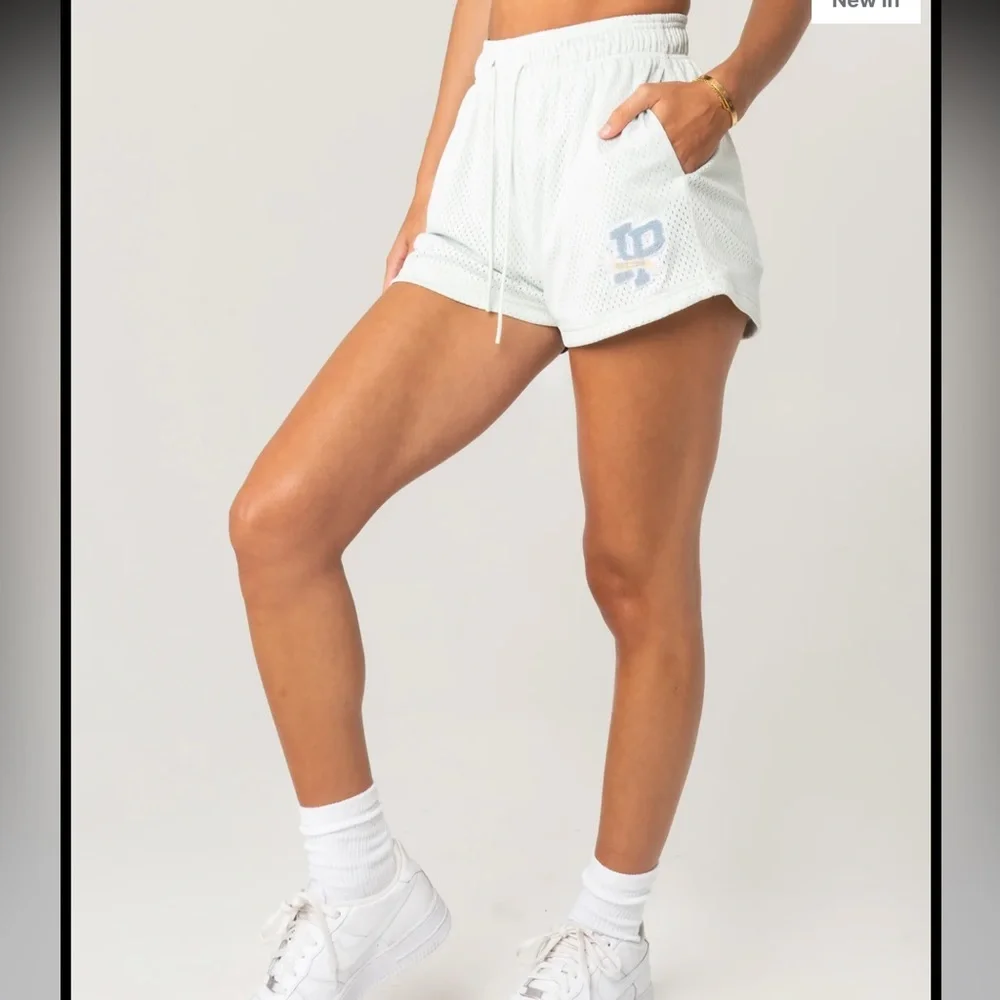 Inaka patch shorts - Picture 1 of 3
